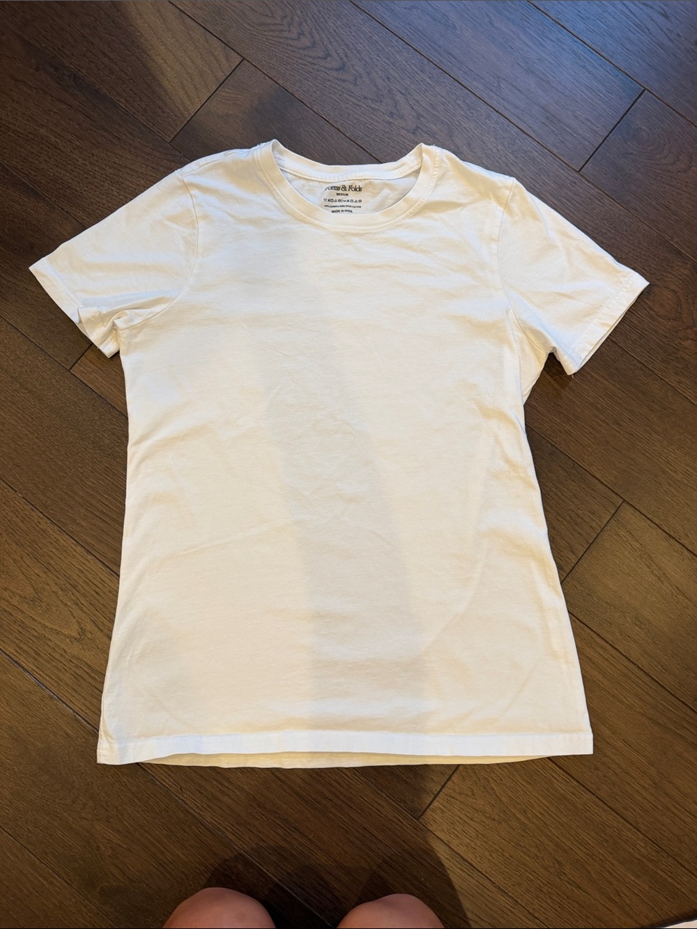 Forms & Folds Women’s White Crewneck T-Shirt in Size Medium - C27-156